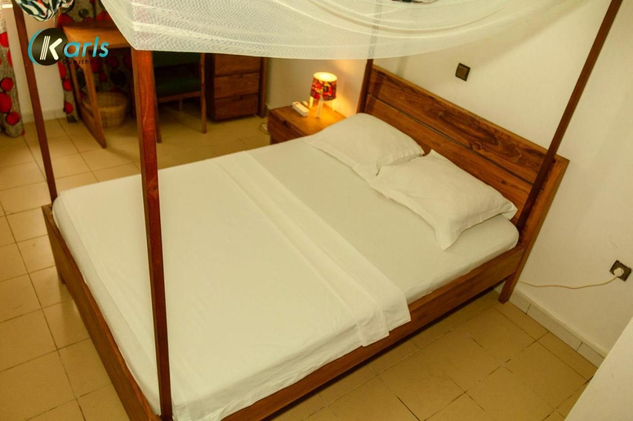 קוטונו Karls Guesthouse מראה חיצוני תמונה