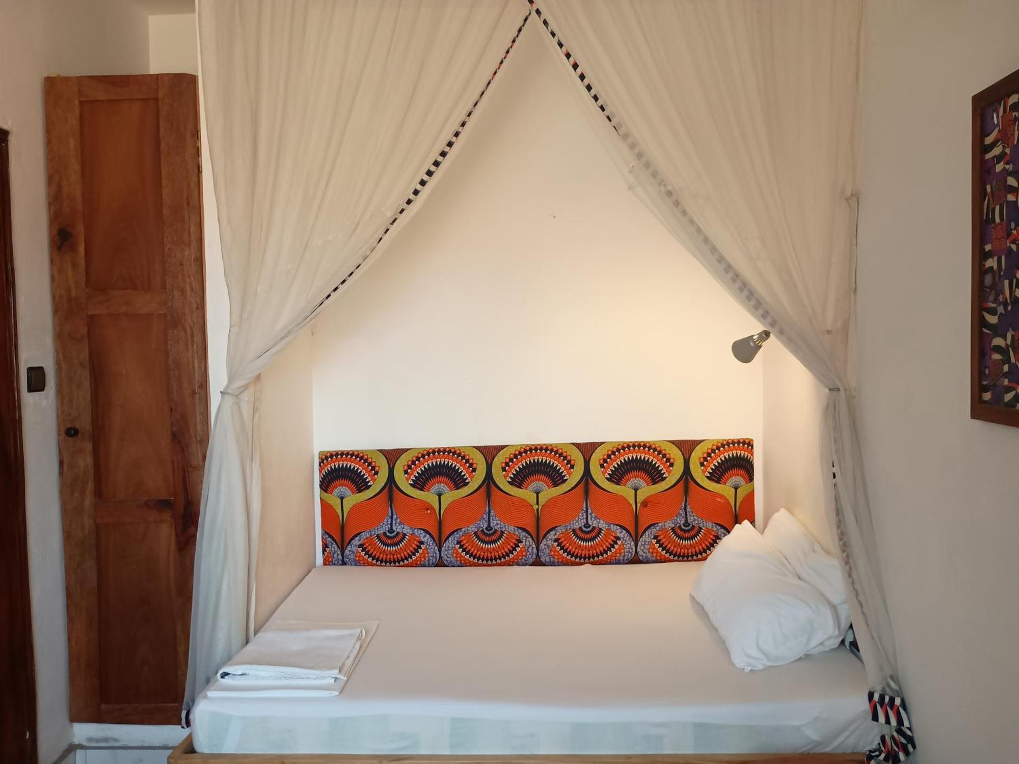 קוטונו Karls Guesthouse מראה חיצוני תמונה